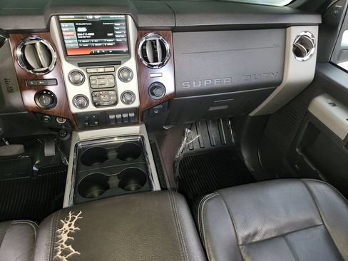 Used 2016 Ford F250 Lariat w/ Lariat Ultimate Package AWD/4WD image 18