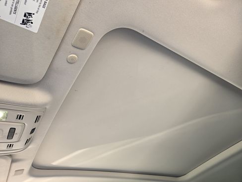 Used 2021 GMC Yukon XL Denali w/ Denali Premium Package image 28