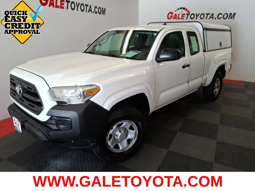 Used 2017 Toyota Tacoma SR RWD image 1