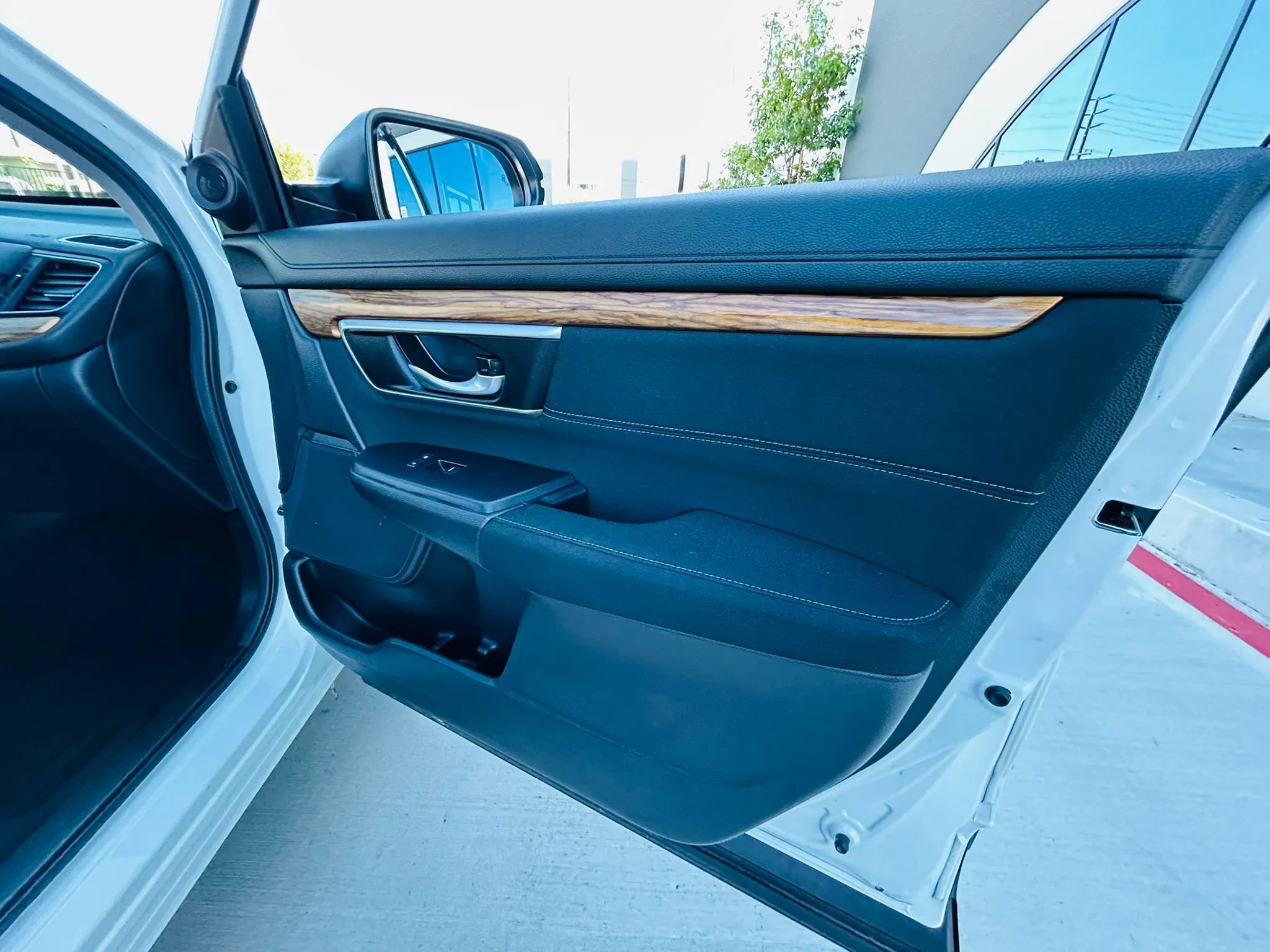 Used 2019 Honda CR-V EX image 25