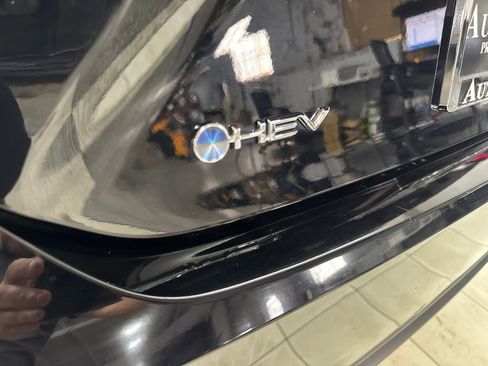 Used 2025 Toyota Camry SE w/ Multimedia Upgrade Package image 23