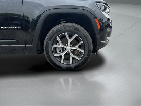 New 2025 Jeep Grand Cherokee L Limited w/ Trailer Tow Package RWD image 37