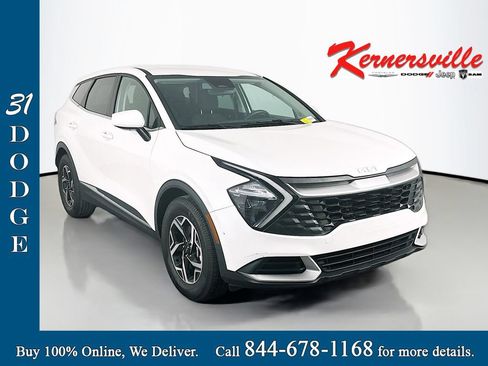 Used 2023 Kia Sportage LX FWD image 1