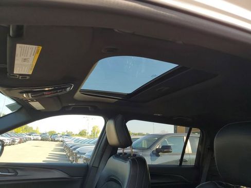 New 2025 Jeep Grand Cherokee L Altitude image 14