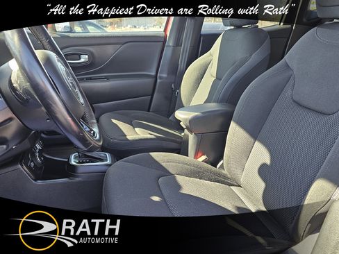 Used 2019 Jeep Renegade Altitude w/ Quick Order Package 2XM image 12