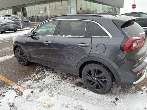 Used 2018 Kia Niro EX w/ EX Touring Graphite Edition image 2
