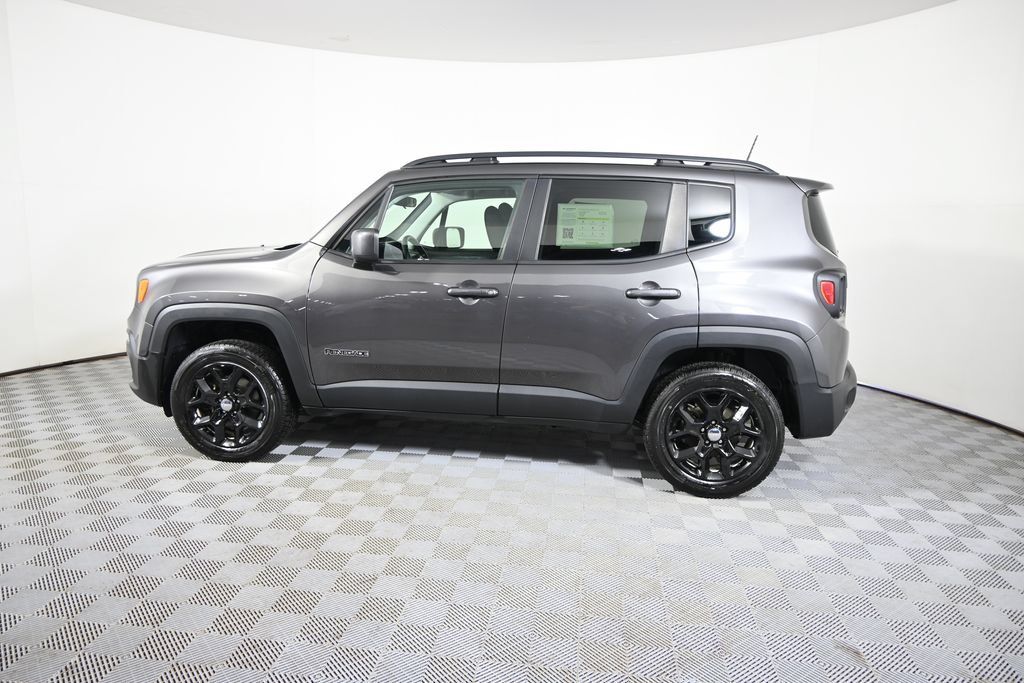 Used 2018 Jeep Renegade Latitude w/ Cold Weather Group AWD/4WD image 3