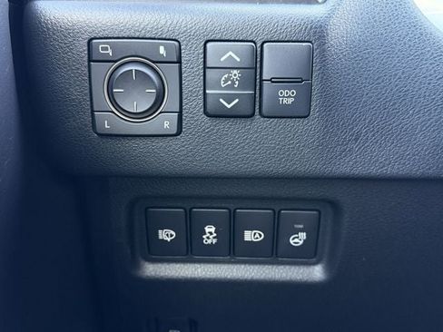 Used 2023 Lexus GX 460 Premium w/ Premium Plus Package image 24