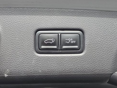 Used 2025 Kia Carnival EX FWD image 14