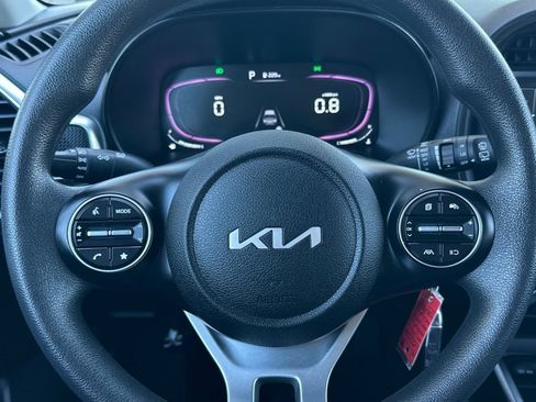 Used 2023 Kia Soul LX w/ LX Technology Package FWD image 22