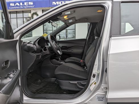 Used 2020 Nissan Kicks S image 13