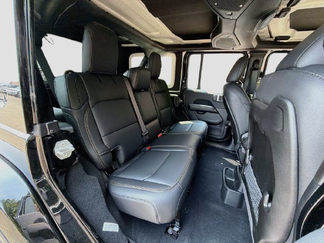 New 2026 Jeep Wrangler Unlimited Sahara AWD/4WD image 26