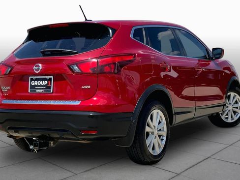 Used 2018 Nissan Rogue Sport S w/ S Appearance Package AWD/4WD image 12