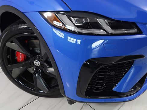 Used 2024 Jaguar F-PACE SVR image 29
