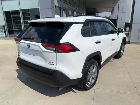 Used 2023 Toyota RAV4 XLE AWD/4WD image 7