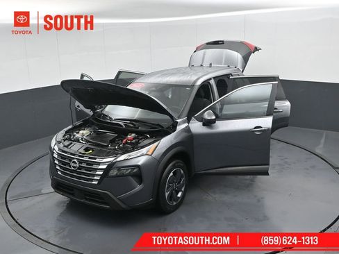Used 2025 Nissan Rogue SV FWD image 50
