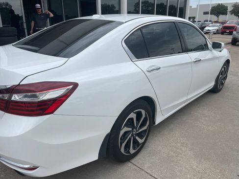 Used 2016 Honda Accord EX-L image 6