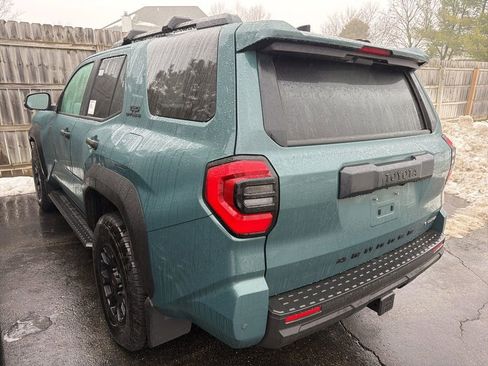 Used 2025 Toyota 4Runner TRD Off-Road Premium image 10