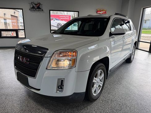 Used 2015 GMC Terrain SLT w/ Open Road Package FWD image 1