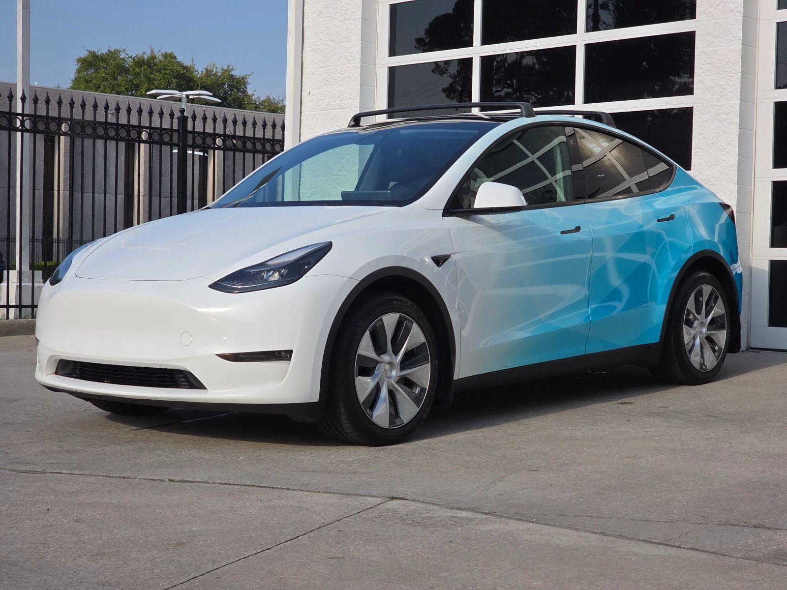 Used 2022 Tesla Model Y Long Range AWD/4WD image 9