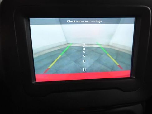 Used 2019 Jeep Renegade Latitude w/ Cold Weather Group image 18