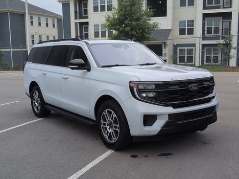 Certified 2025 Ford Expedition Max Active RWD image 2
