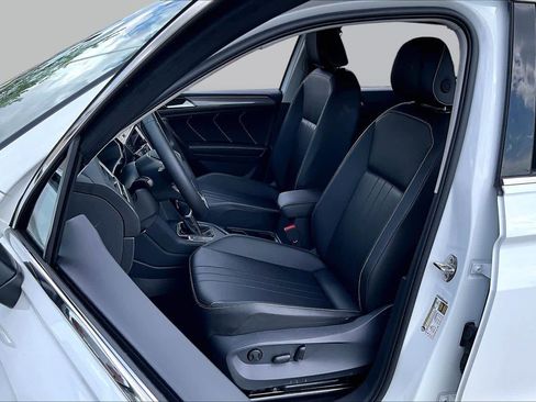 Used 2024 Volkswagen Tiguan SE FWD image 7