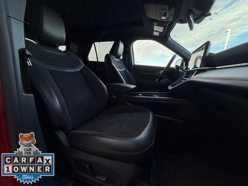 Used 2025 Ford Explorer ST image 28