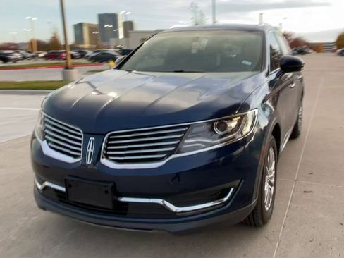 Used 2017 Lincoln MKX Select w/ Enhanced Security Package image 5