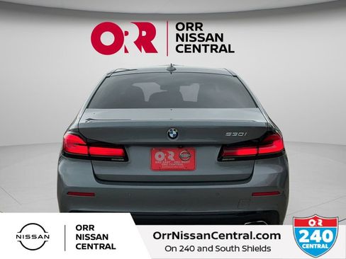 Used 2021 BMW 530i w/ Convenience Package RWD image 6