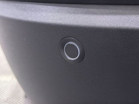 Used 2025 Ford Explorer Active RWD image 18