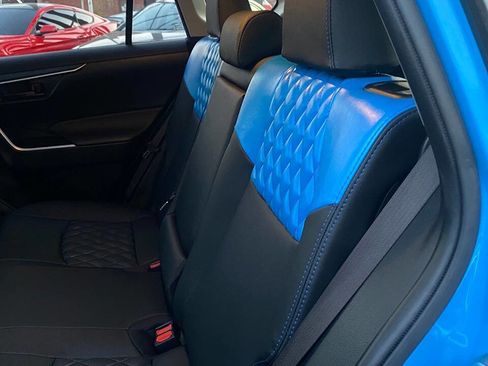 Used 2020 Toyota RAV4 LE FWD image 18