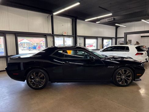 Used 2014 Dodge Challenger SRT8 Core RWD image 11