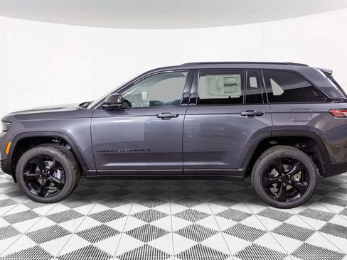 New 2025 Jeep Grand Cherokee Altitude image 12