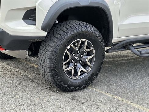 Used 2026 Chevrolet Colorado ZR2 w/ Technology Package image 7