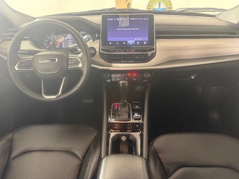 Used 2025 Jeep Compass Limited AWD/4WD image 5