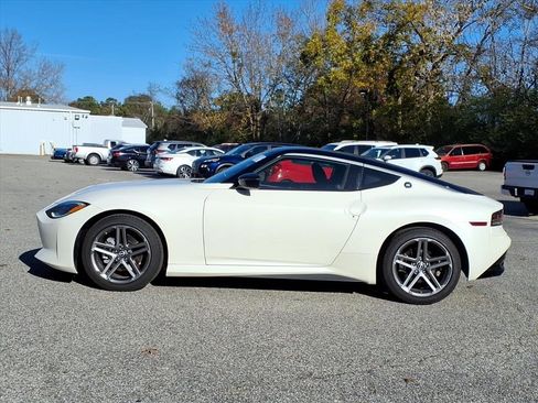 Used 2025 Nissan Z Sport w/ Floor Mat Package image 7