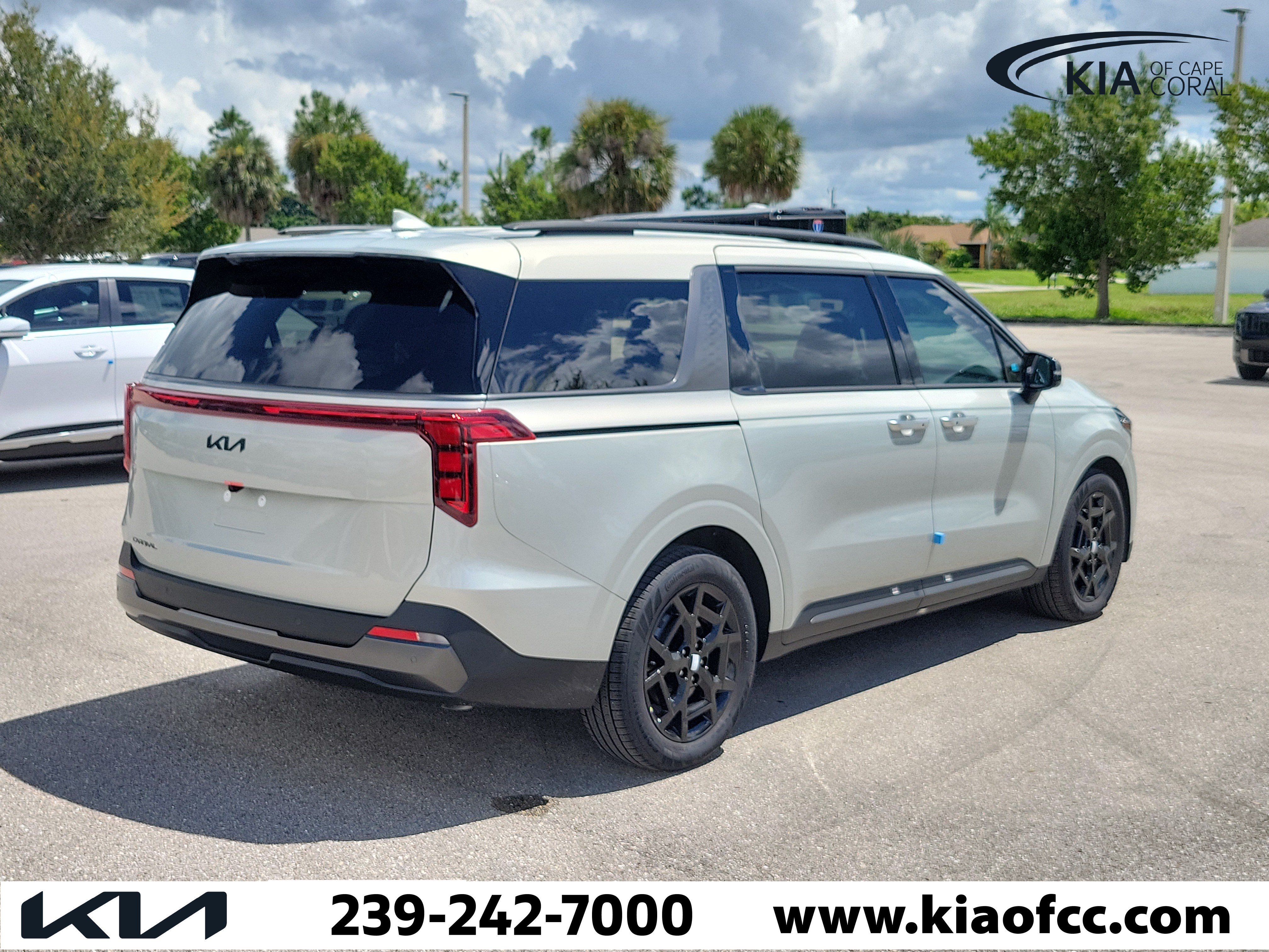 New 2027 Kia Carnival EX w/ Dark Edition Package FWD image 6