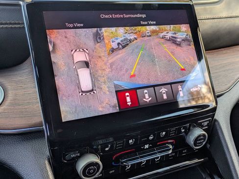 New 2025 Jeep Grand Cherokee Summit image 21