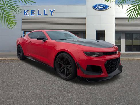Used 2019 Chevrolet Camaro ZL1 RWD image 4