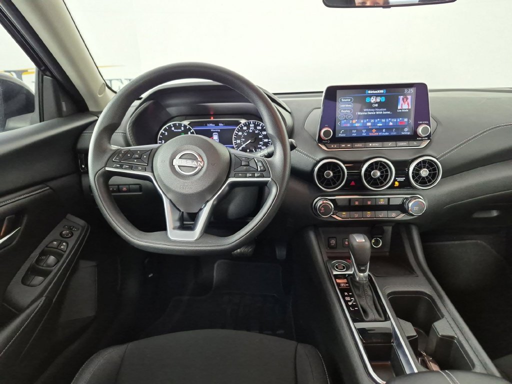 Used 2025 Nissan Sentra SV FWD image 30