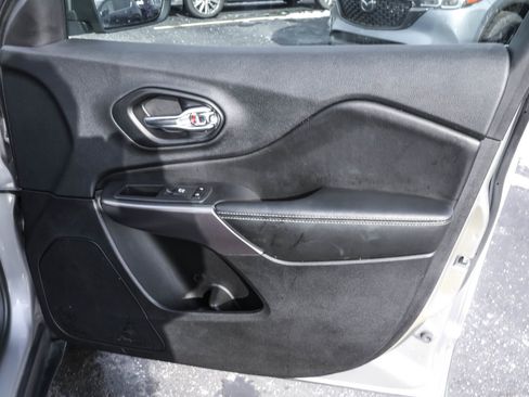 Used 2020 Jeep Cherokee Latitude Lux w/ Comfort/Convenience Group image 43