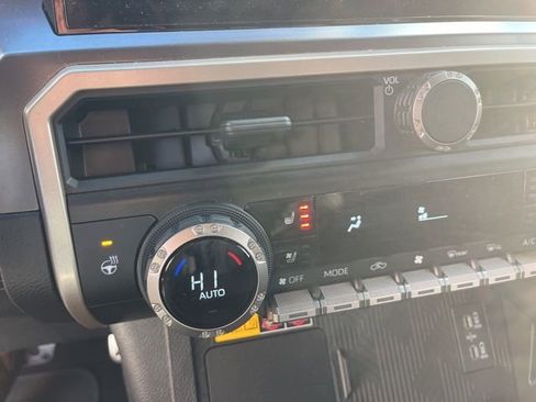 Used 2025 Toyota Tacoma TRD Off-Road image 21