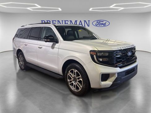 Used 2025 Ford Expedition Max Active image 3