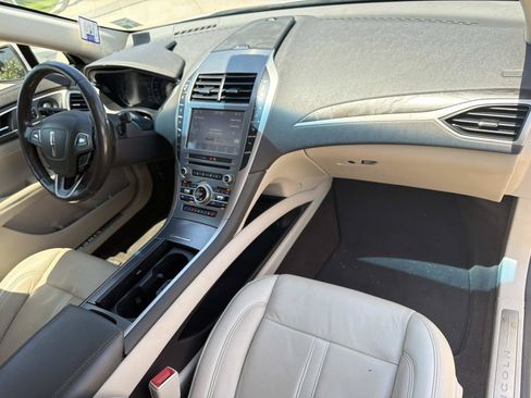 Used 2020 Lincoln MKZ Reserve w/ Monochromatic Package FWD image 14