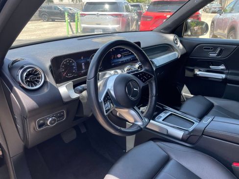 Used 2025 Mercedes-Benz GLB 250 4MATIC image 36