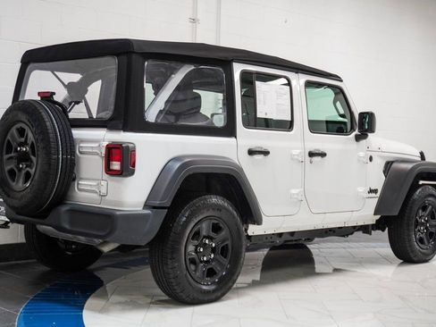 Used 2024 Jeep Wrangler Unlimited Sport AWD/4WD image 6