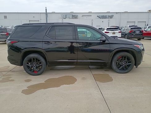 Used 2021 Chevrolet Traverse Premier w/ Redline Edition image 8