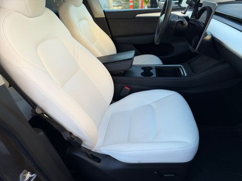 Used 2023 Tesla Model Y 2WD image 30