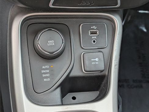 Used 2018 Jeep Compass Sport AWD/4WD image 24